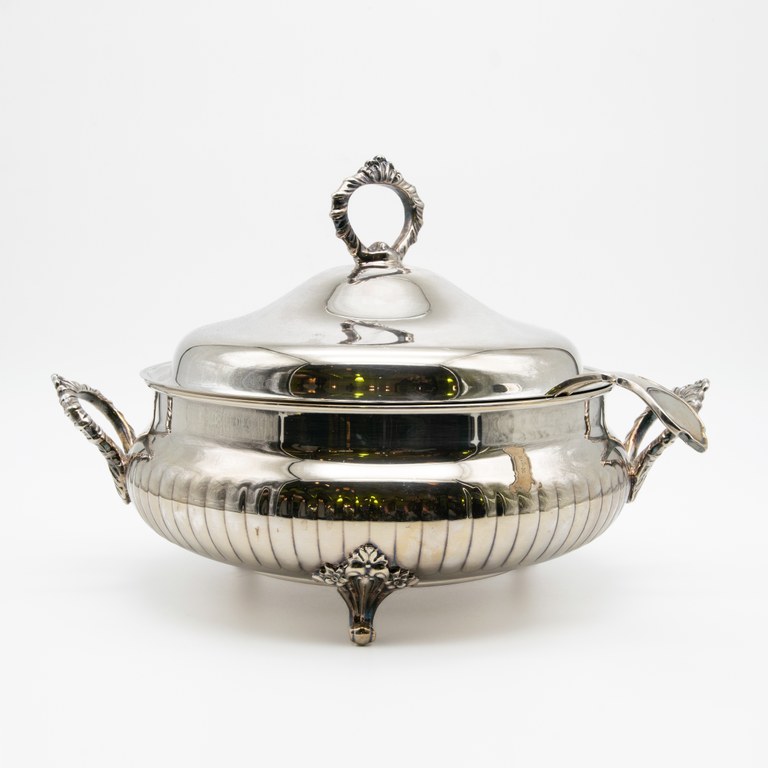 SOLD! Vintage EPNS silver plated tureen with ladle: R3,800