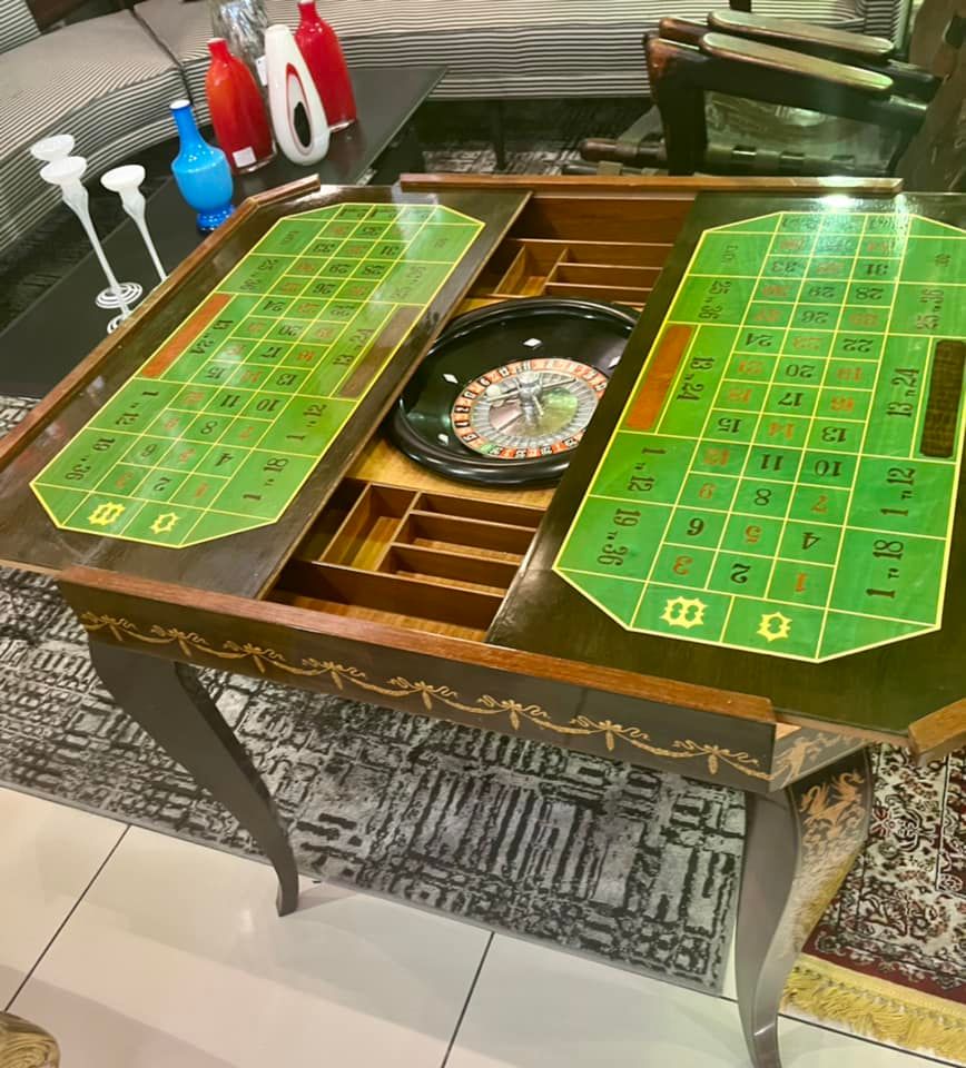 Vintage Italian games table: R15,000