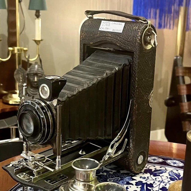 1908 Kodak camera: R4,500