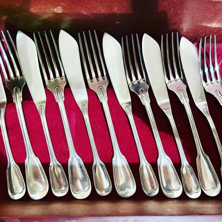 Set of 6 pairs Vintage Christofle Chinon silver plated knives and forks, Mid-Century: R12,000