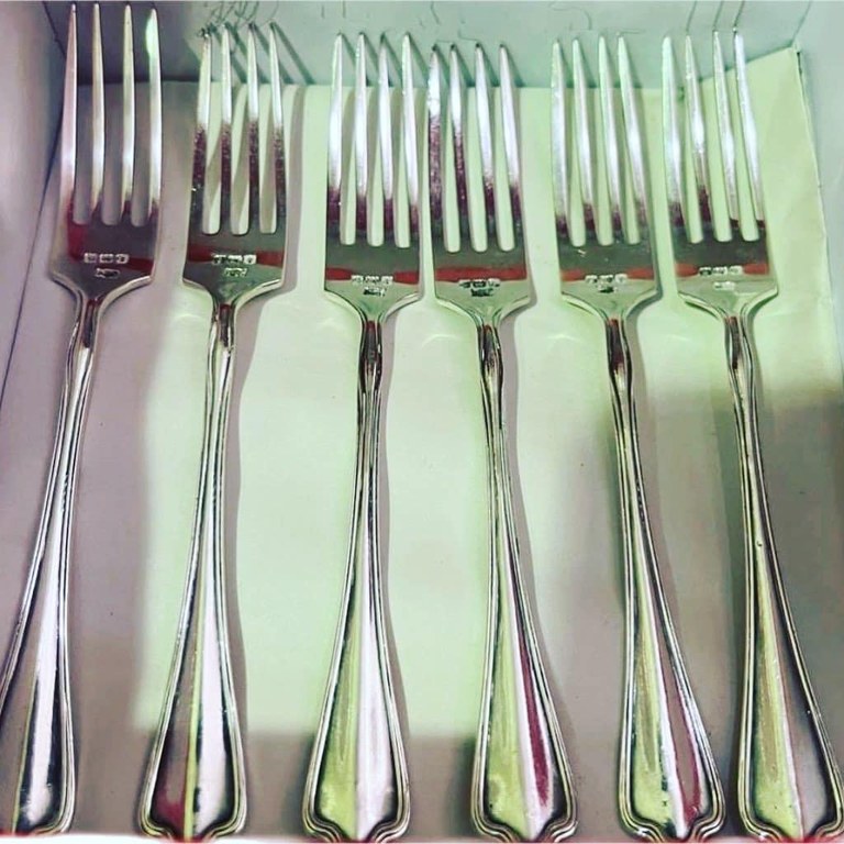 Set of 6 silver cake forks: R1,500