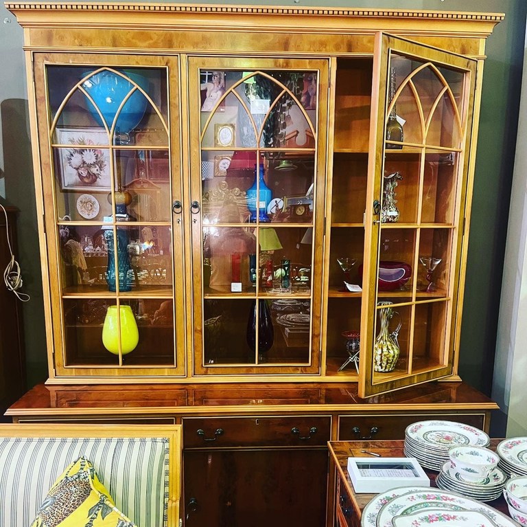 Vintage Gordon Fraser yew wood display/book cabinet: R60,000