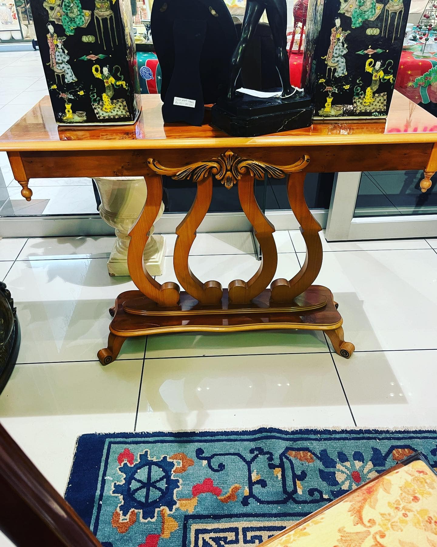 Vintage Gordon Fraser console with lyra base: R5,000