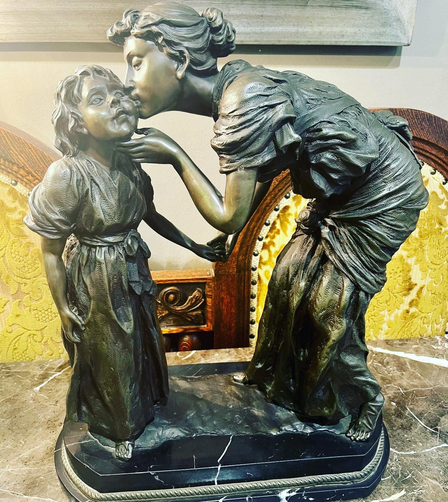 Spectacular and large mother and child bronze statue: POR