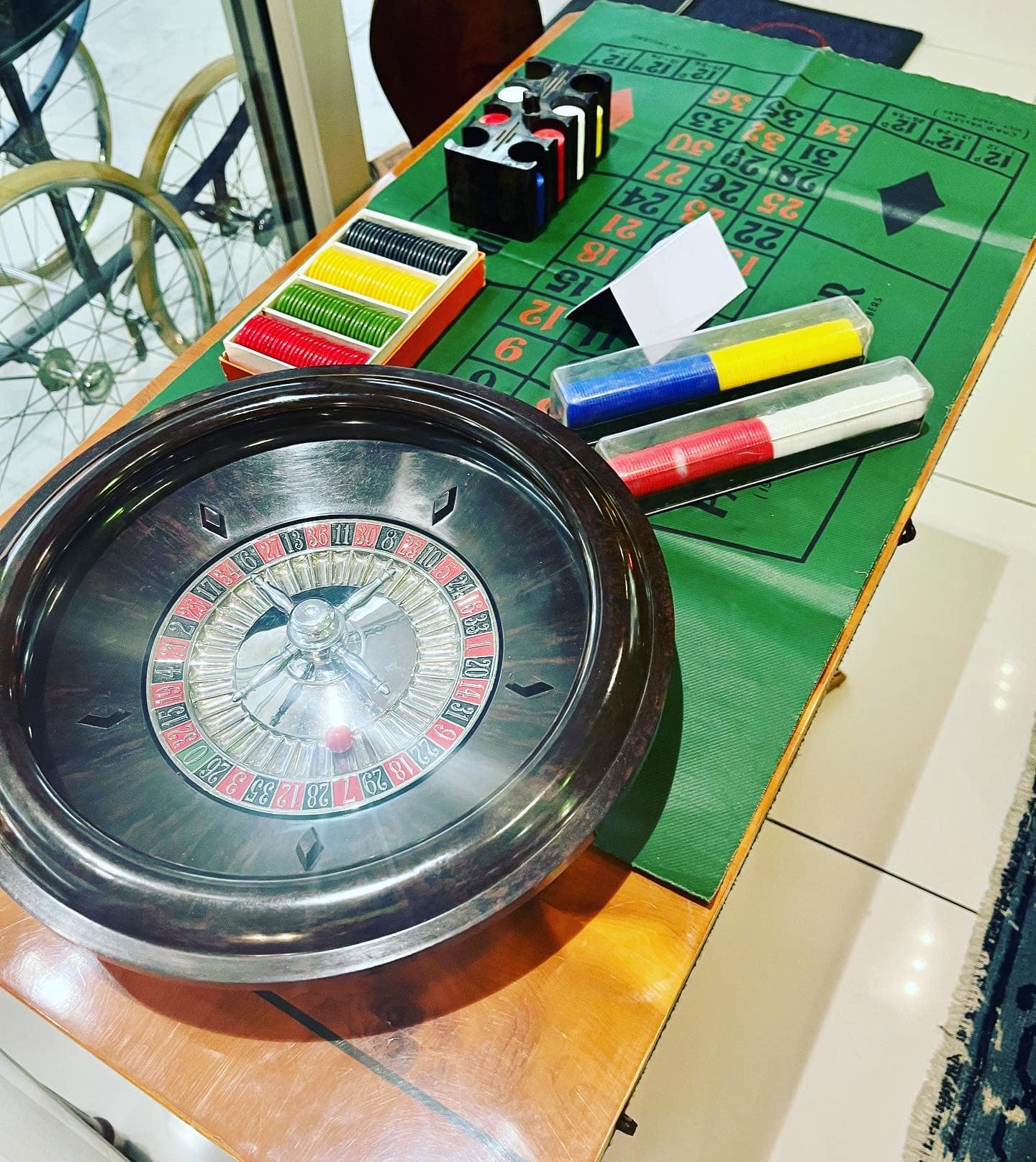 Quirky retro Roulette set including chips: R2,000