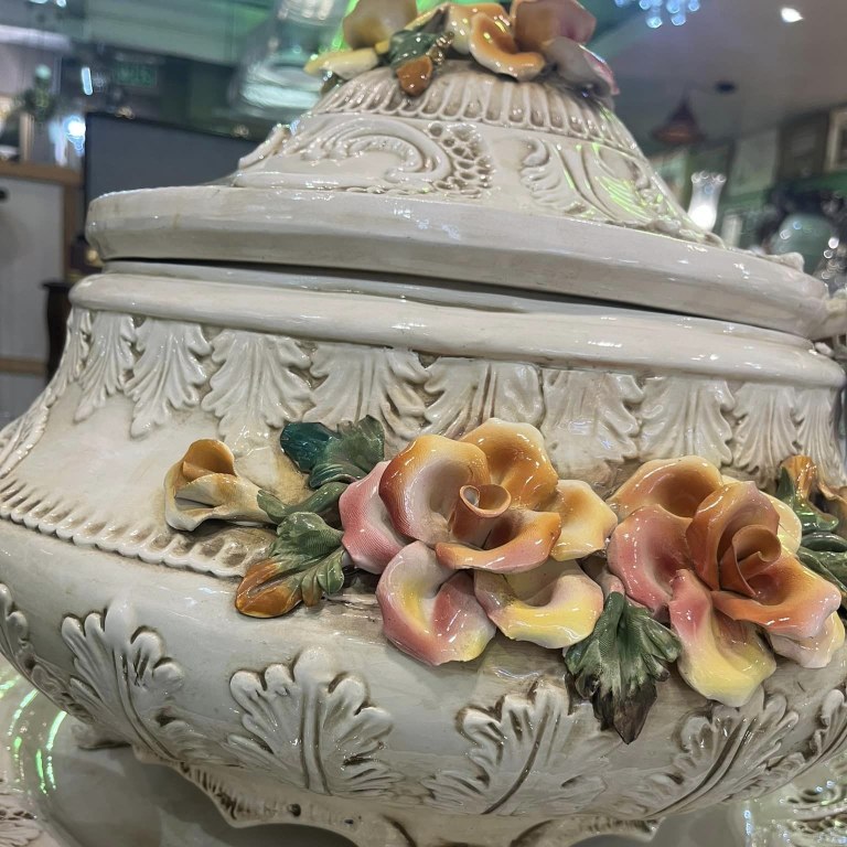 Large Capodimonte style centre-piece tureen with ladle