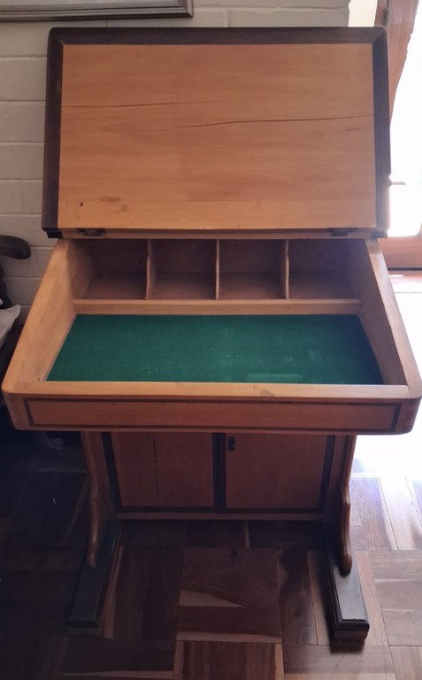 Cape stinkwood & yellow wood ladies writing desk Cape stinkwood & yellow wood ladies writing desk