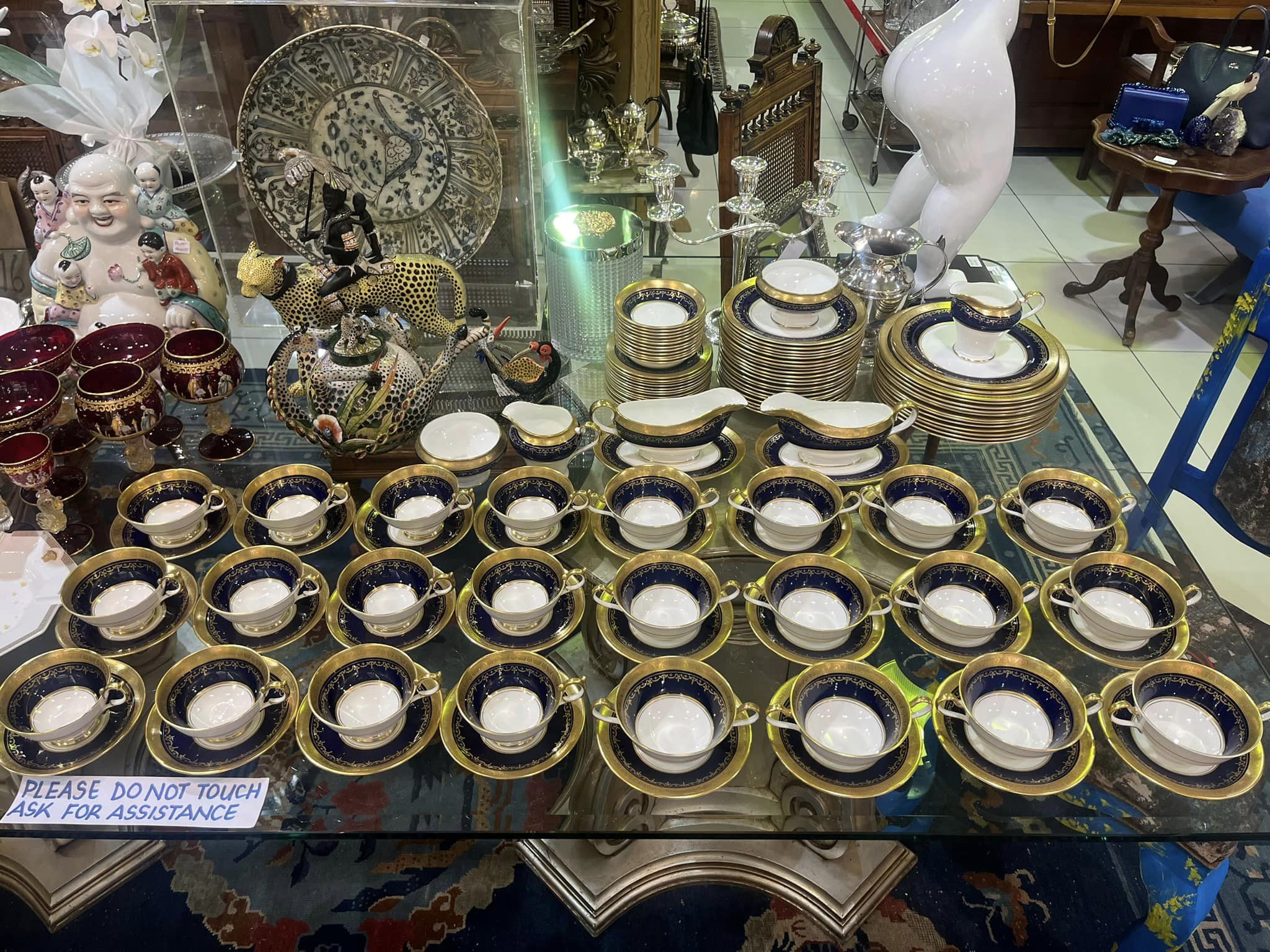 SOLD! Aynsley Georgian dinner set