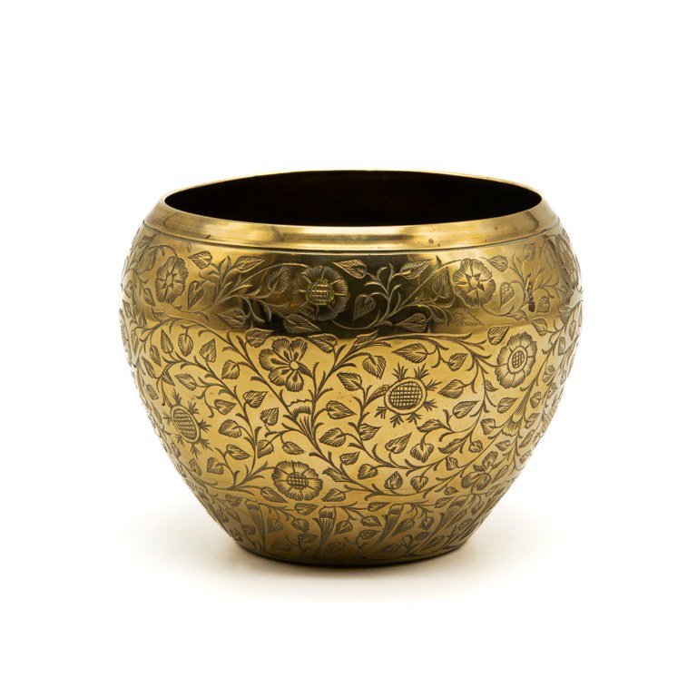 Vintage Indian engraved brass vase: R500