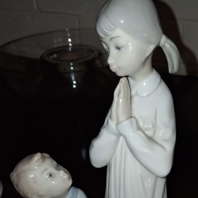 Lladro Teaching to pray: R2,500 Lladro Teaching to pray: R2,500