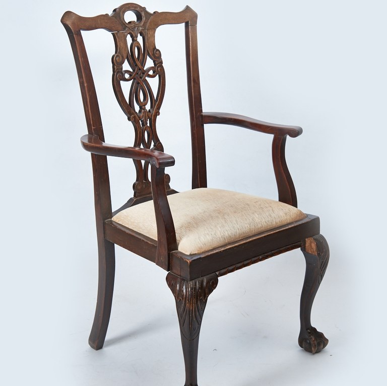 GHORBANY CHAIR AUCTION4469.jpg