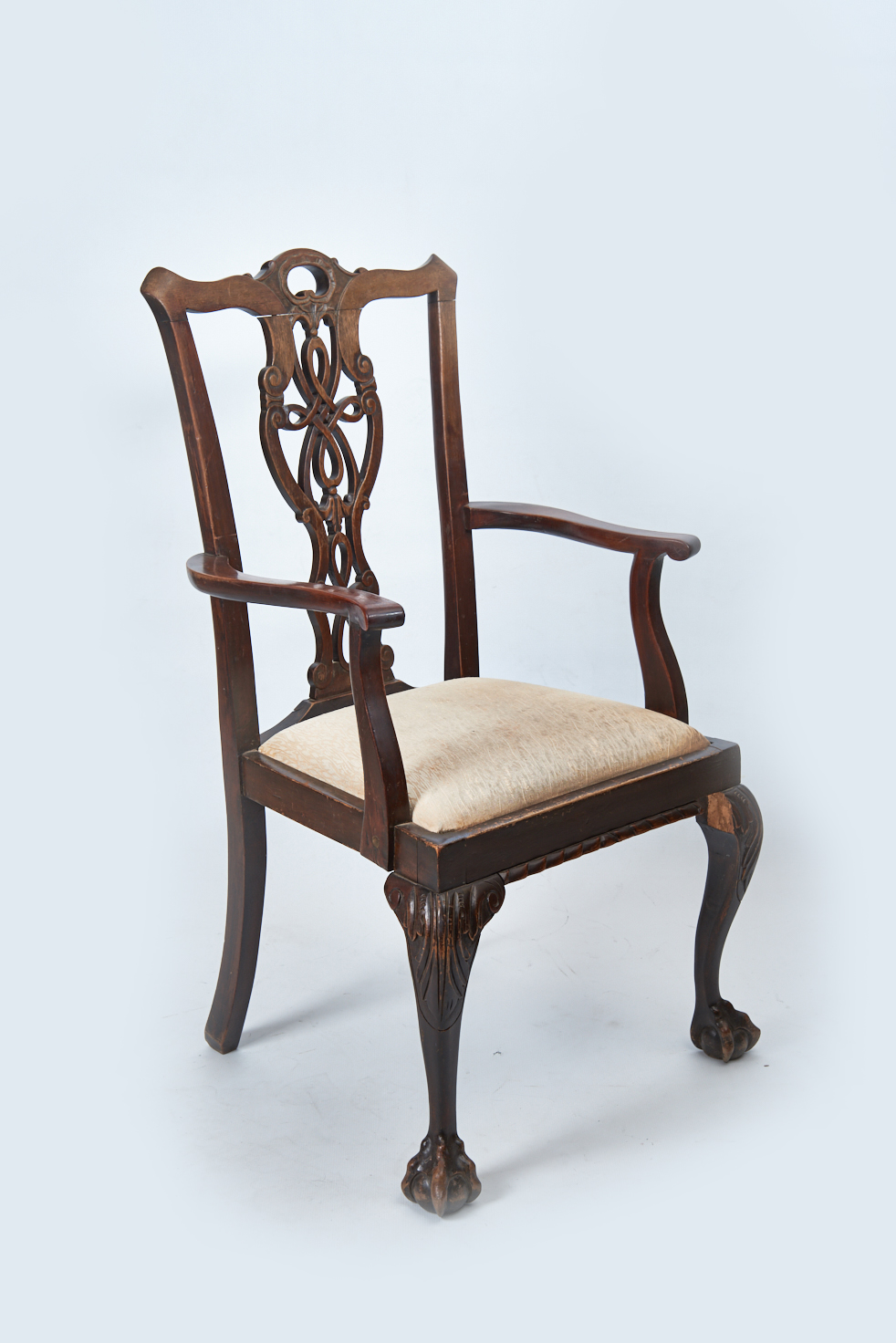 GHORBANY CHAIR AUCTION4469.jpg