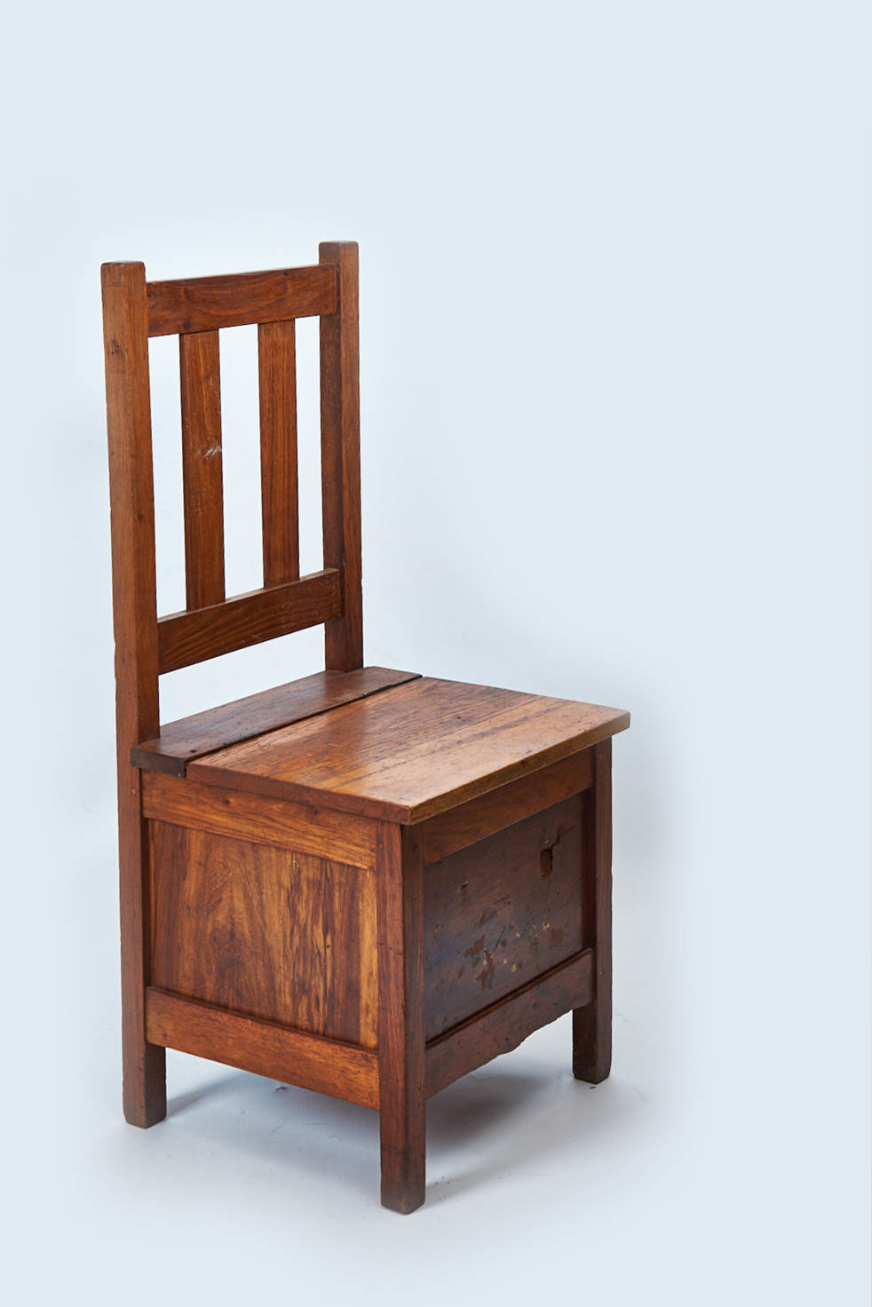 GHORBANY CHAIR AUCTION4473.jpg