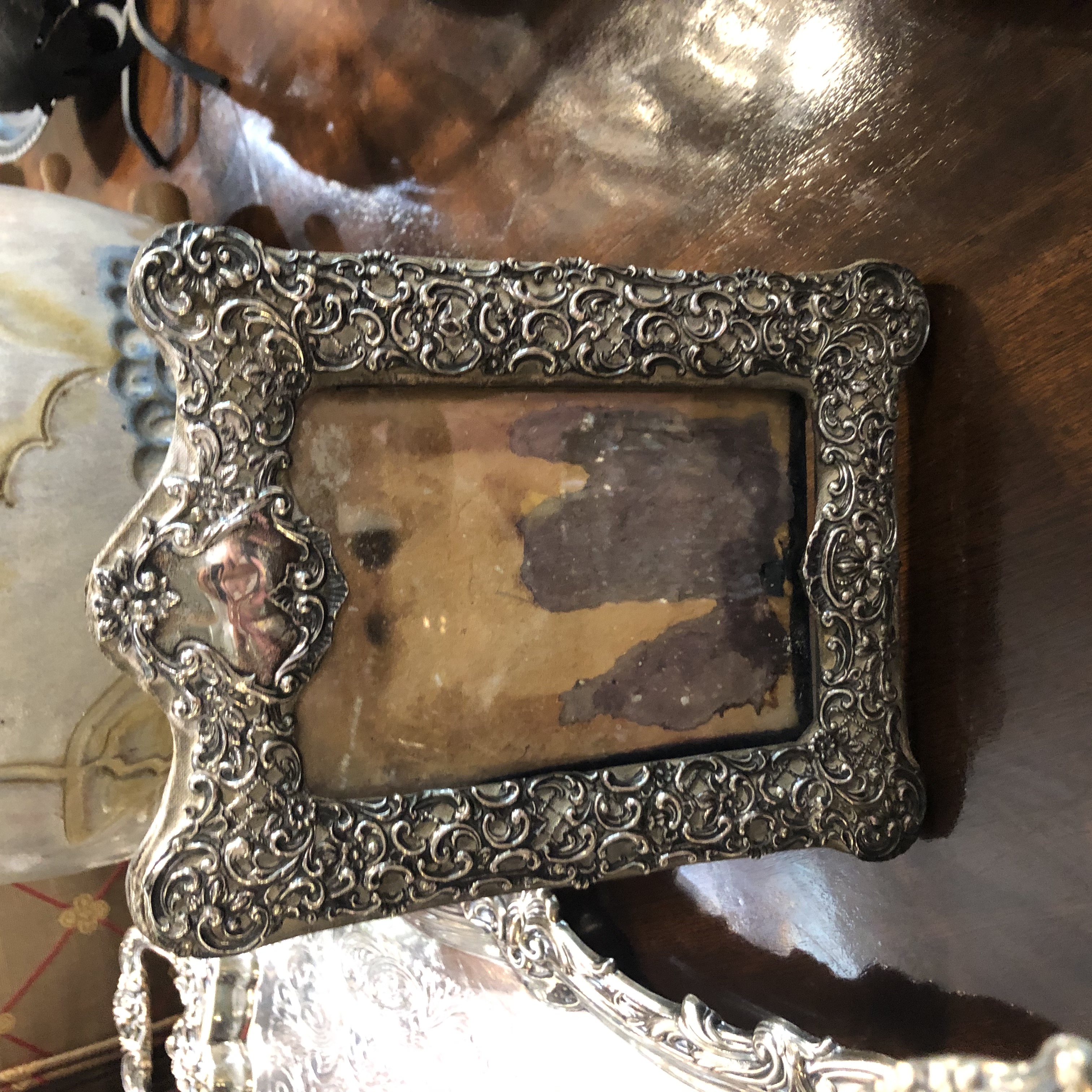 ANTIQUE PHOTO FRAME