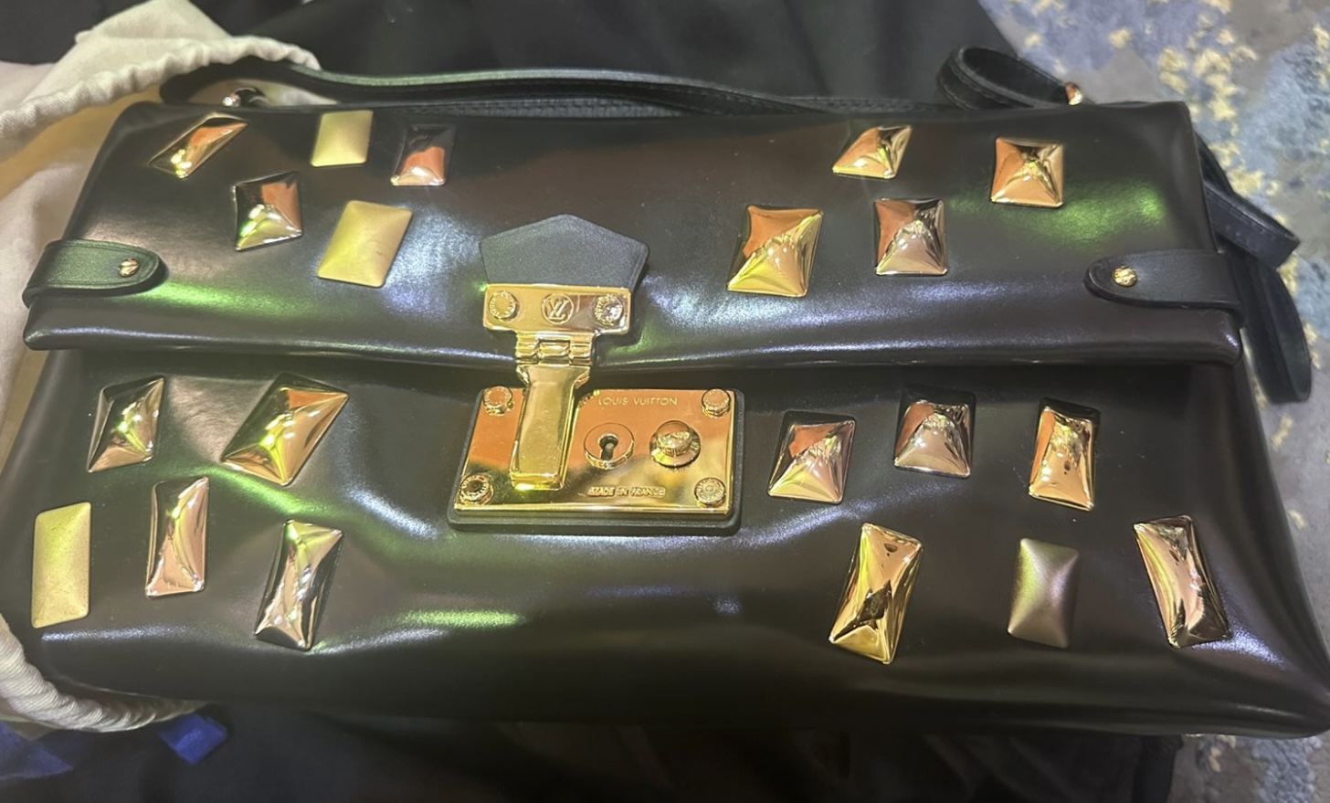 Louis Vuitton Sac Triangle handbag