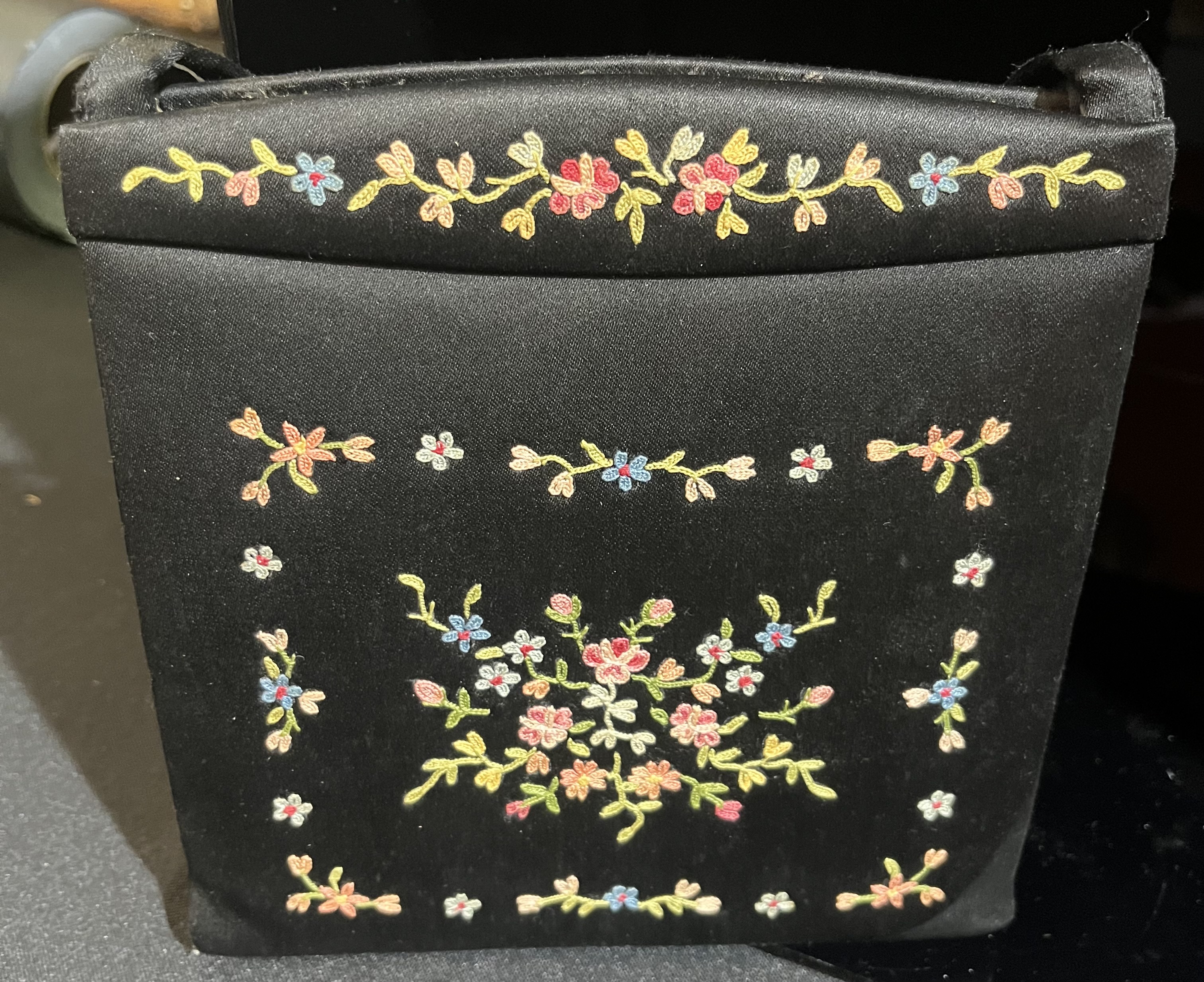 Minois Depoisee minaudier