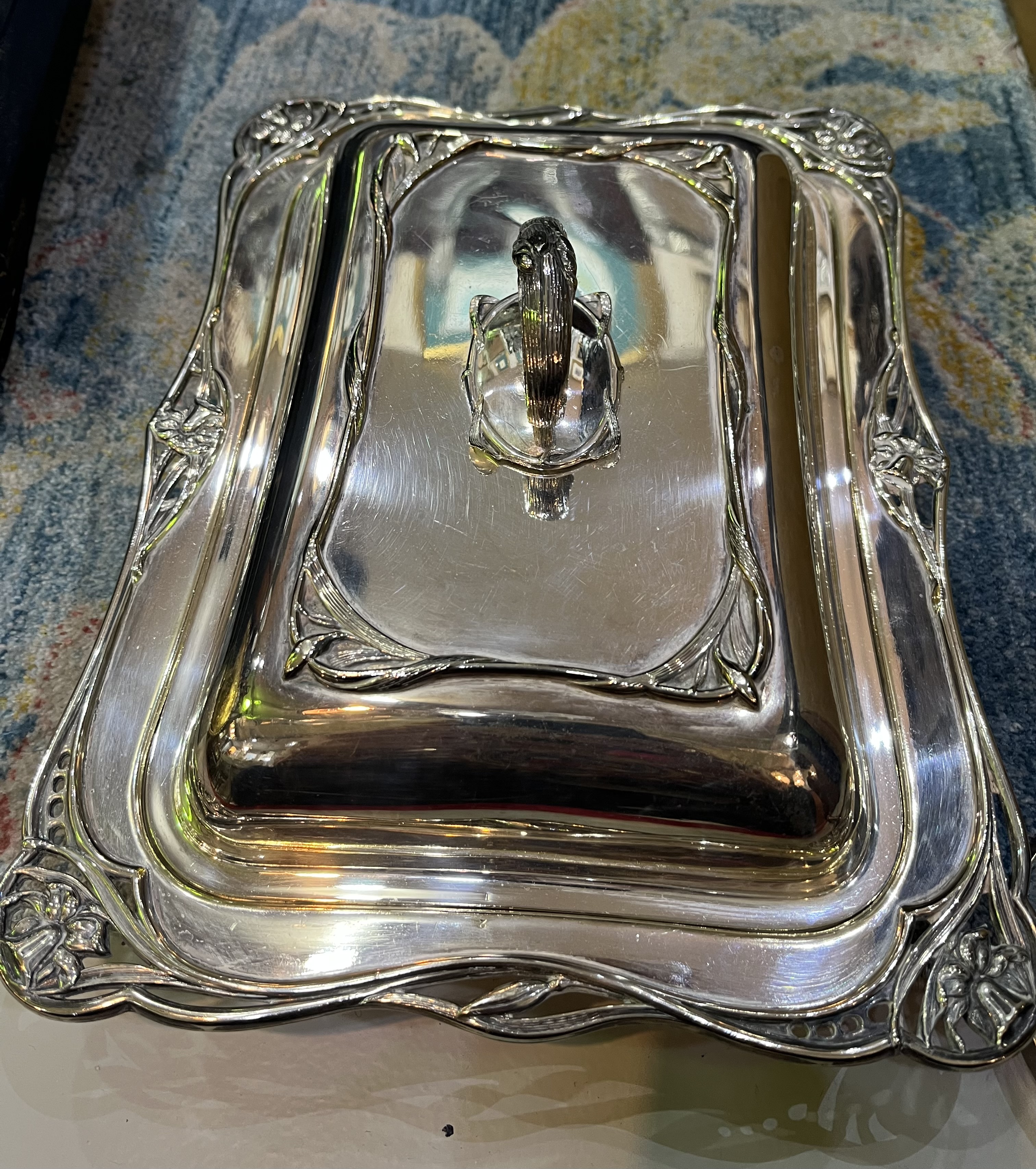 William Hutton & Sons Art Nouveau silver plated serving dish: R3,500