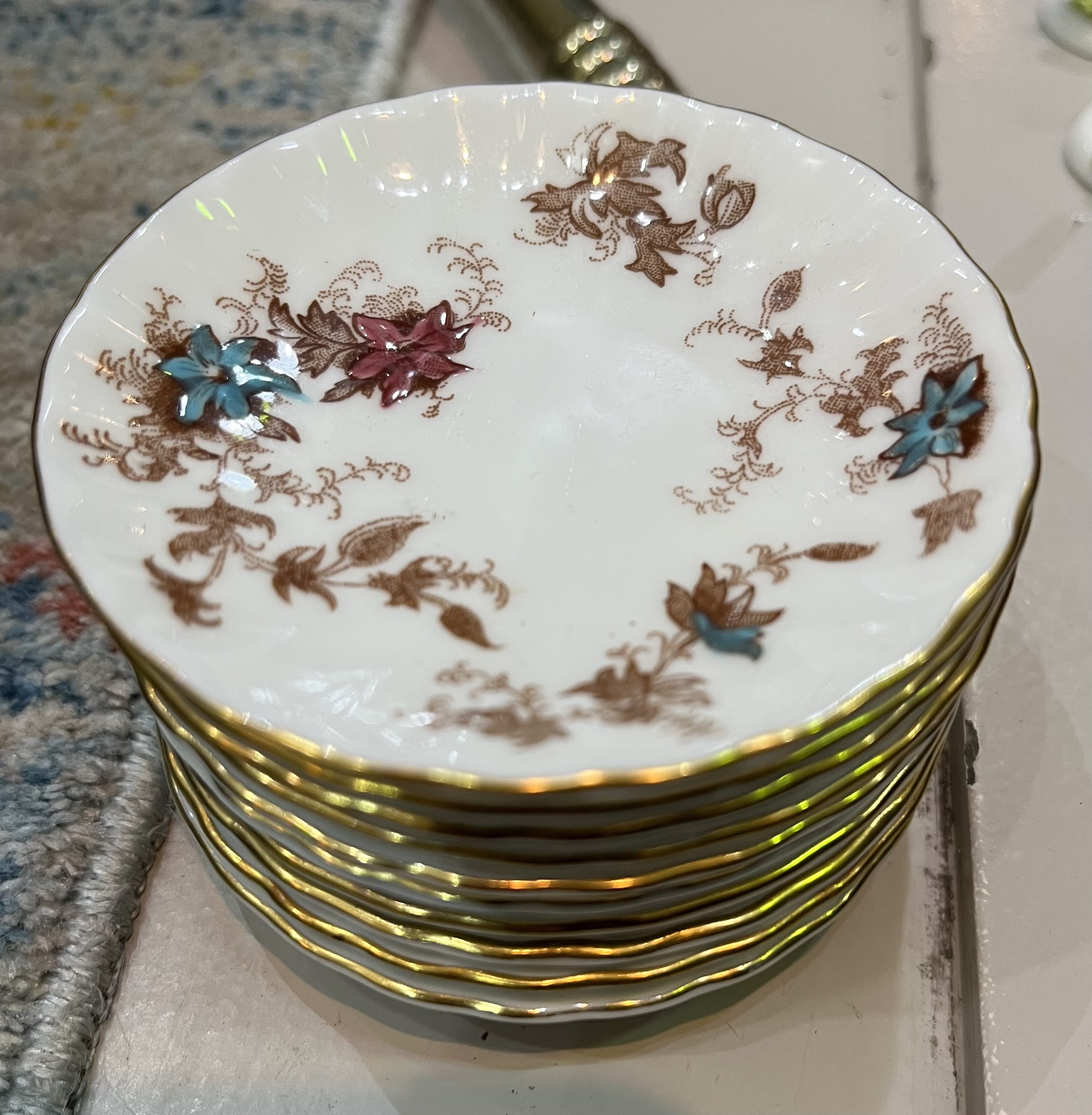 Set of 10 Minton Ancestral porcelain bread & butter plates: R1,500