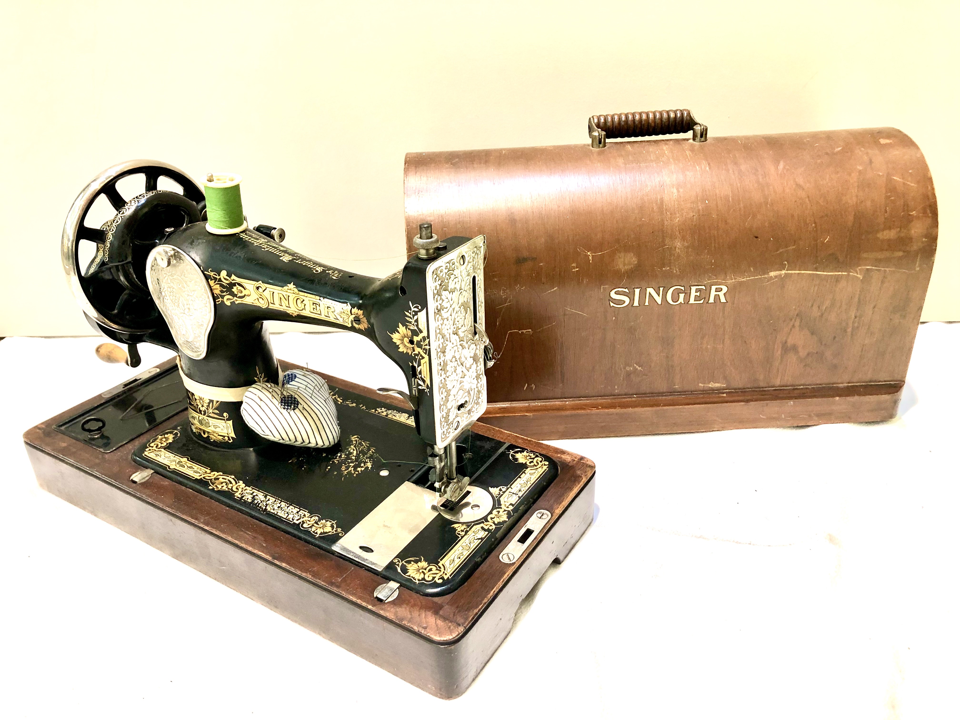 SOLD! VINTAGE SINGER SEWING MACHINE MID-20TH CENTURY