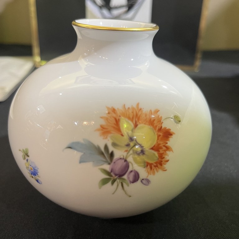 Meissen porcelain vase