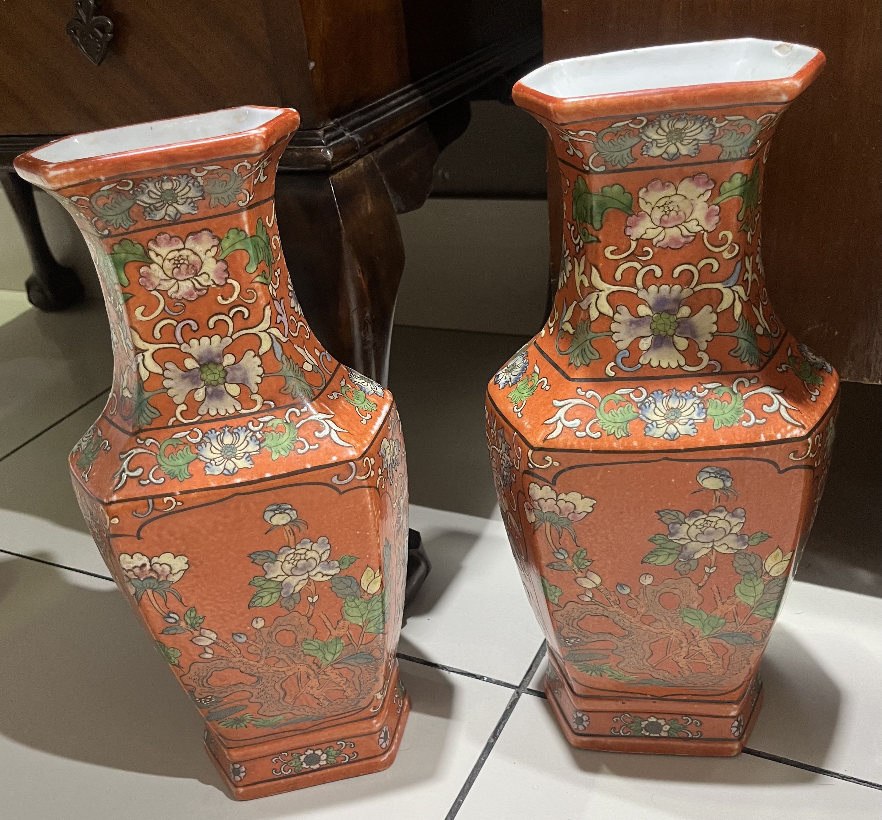 Pair of vintage Chinese vases
