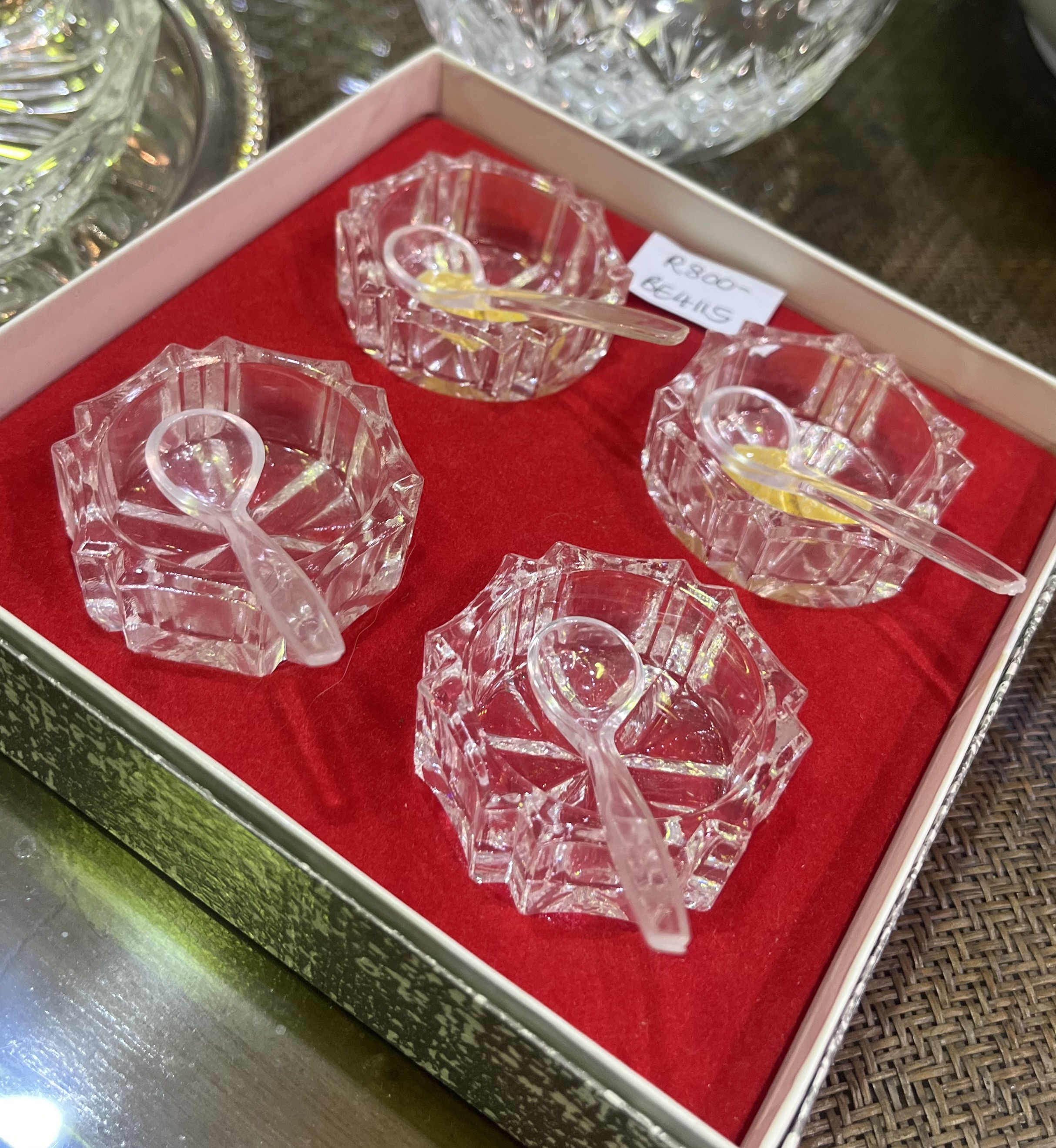 Set of 4 crystal salt cellars with spoons