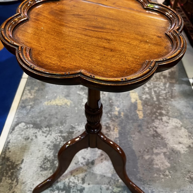 Pair of George III Mahogany Pie-Crust Tripod Table (c. 1770): R50,000