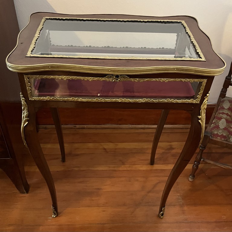 French rosewood bijouterie table with ormolu mounts, 19th Century: R40,000