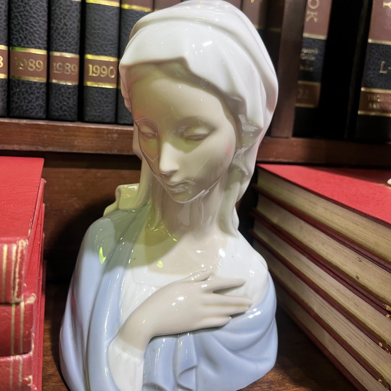 Lladro Madonna: R5,500