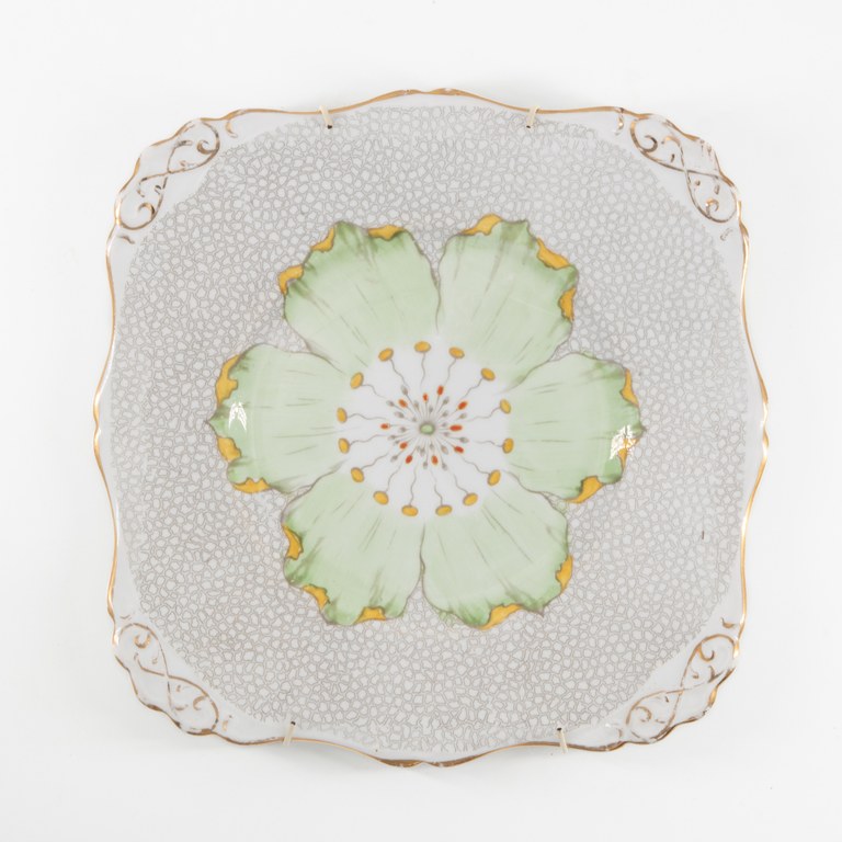 Royal Tuscan pale green and yellow lotus Art Deco style plate: R600