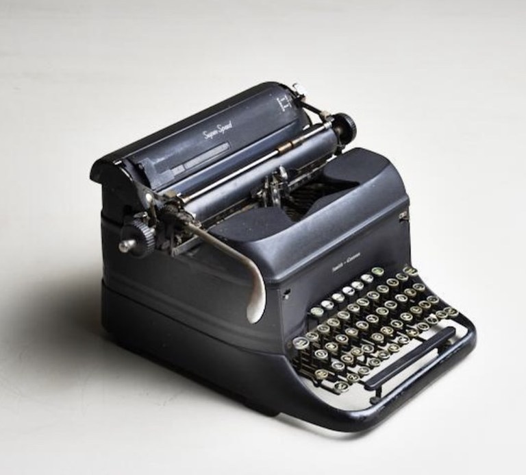 Highly collectible 1940’s Smith-Corona Super Speed typewriter: R4,000