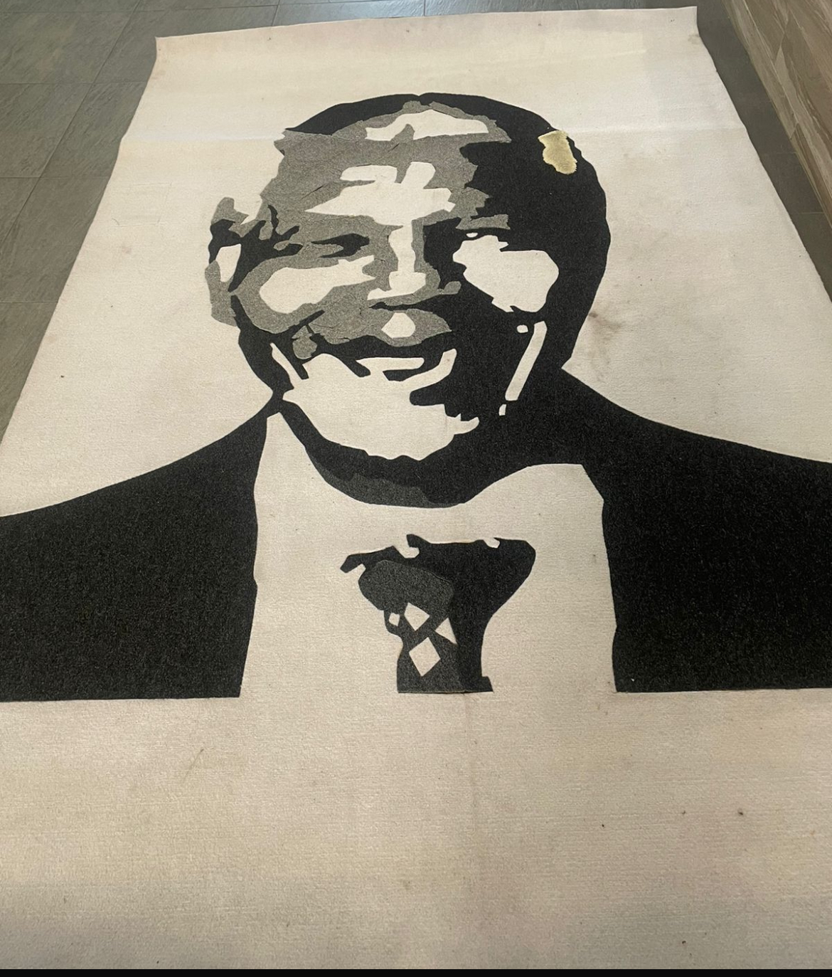 Mandela 300x200: R5,999
