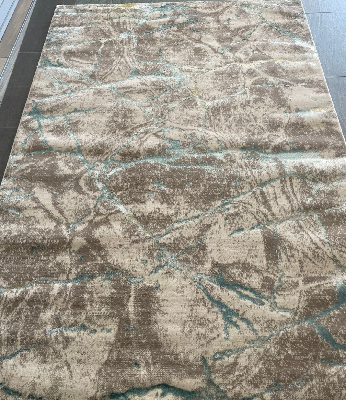 Modern 233x161: R6,999