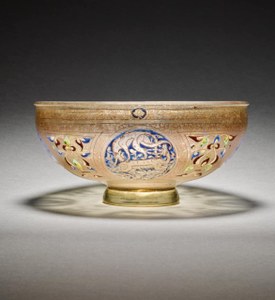Large Mamluk gilded and enamelled footed glass bowl, Egypt or Syria, 14th century