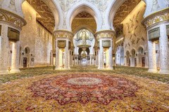 the largest carpet in the world in the Abu Dhabi Sheikh Zayed Mosque