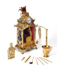 From the Collection of J E Safra THE ROTHSCHILD CHINOISERIE NECESSAIRE A GEORGE III JEWELLED GOLD AND HARDSTONE NECESSAIRE AND WATCH